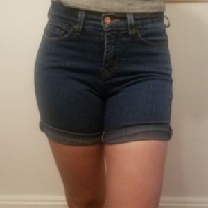 Cutoff Levi Denim Shorts